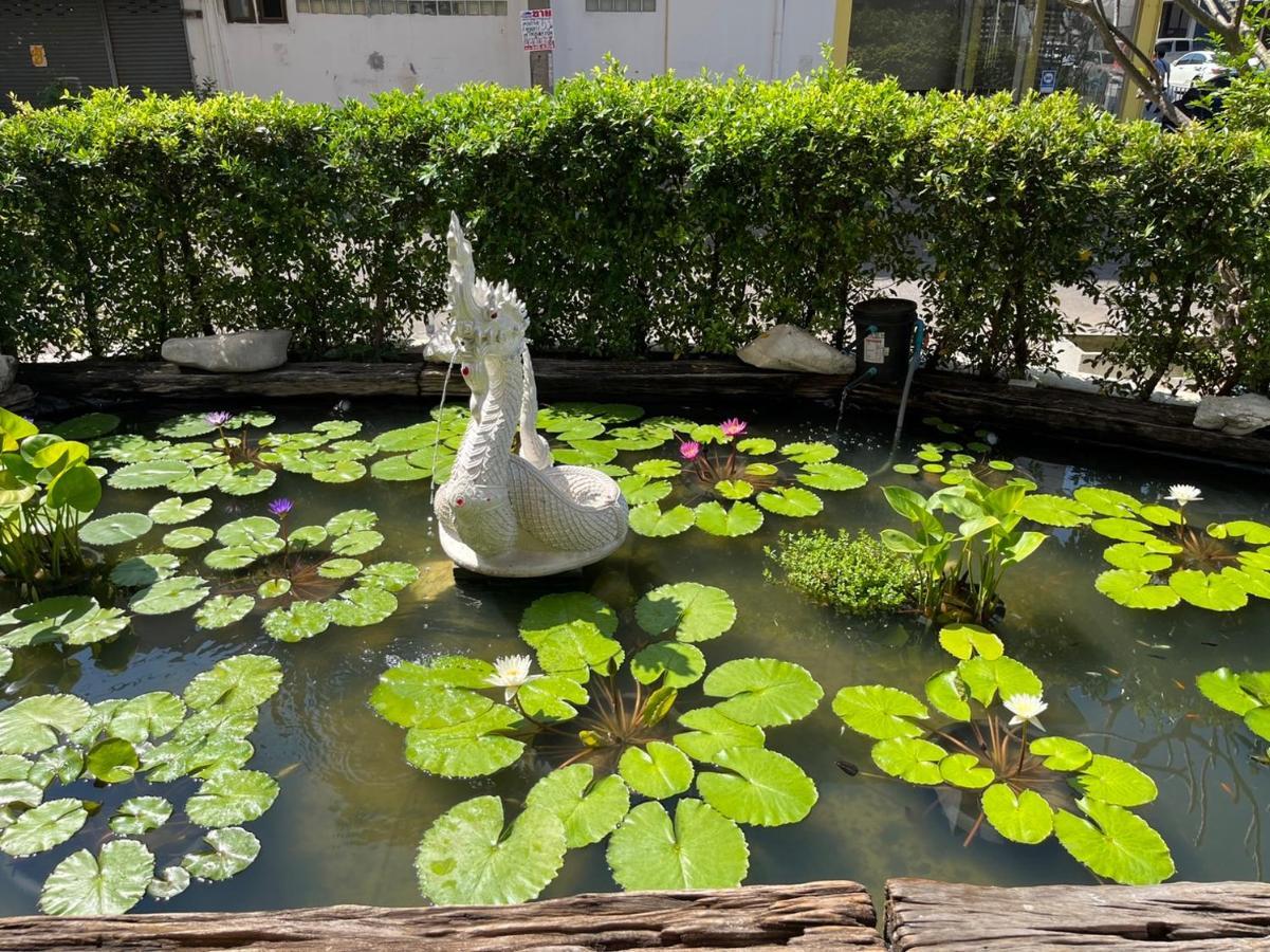 Town In Town Gardent Resort Bangkok Eksteriør billede