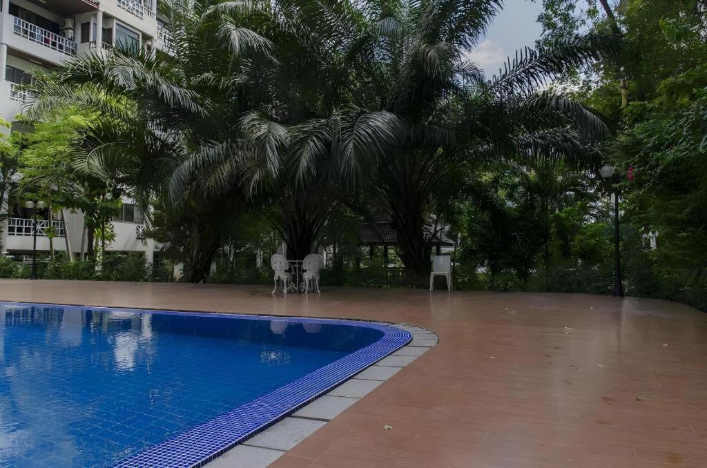 Town In Town Gardent Resort Bangkok Eksteriør billede