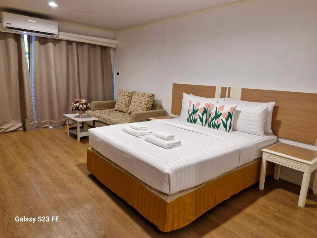 Town In Town Gardent Resort Bangkok Eksteriør billede