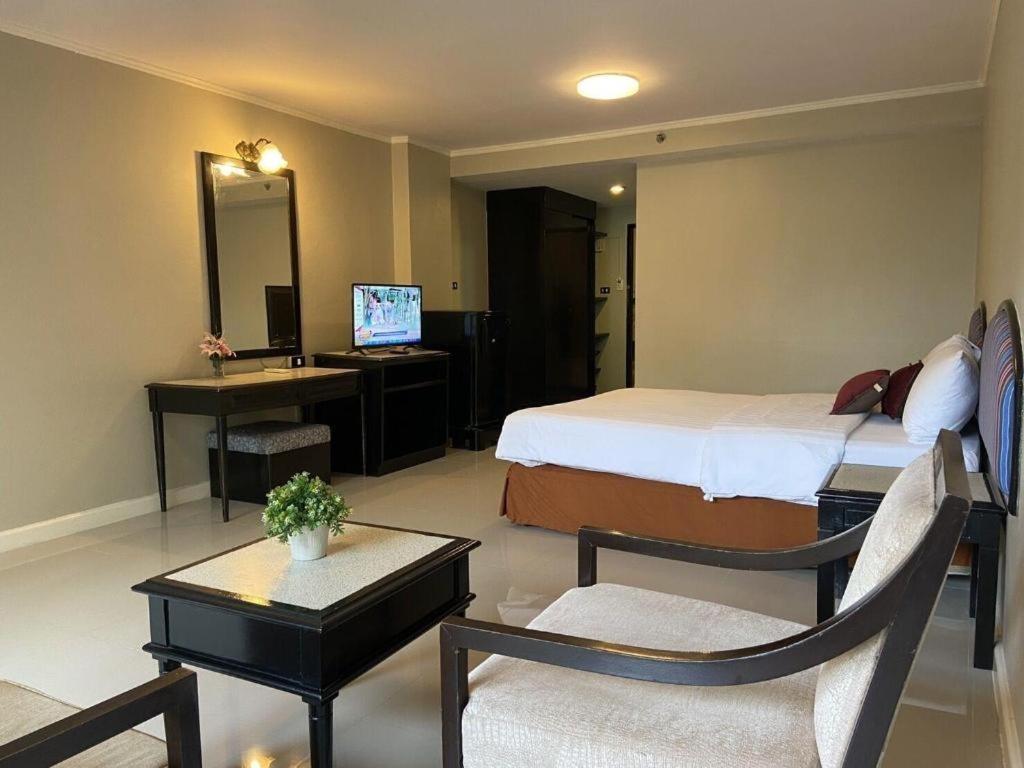 Town In Town Gardent Resort Bangkok Eksteriør billede