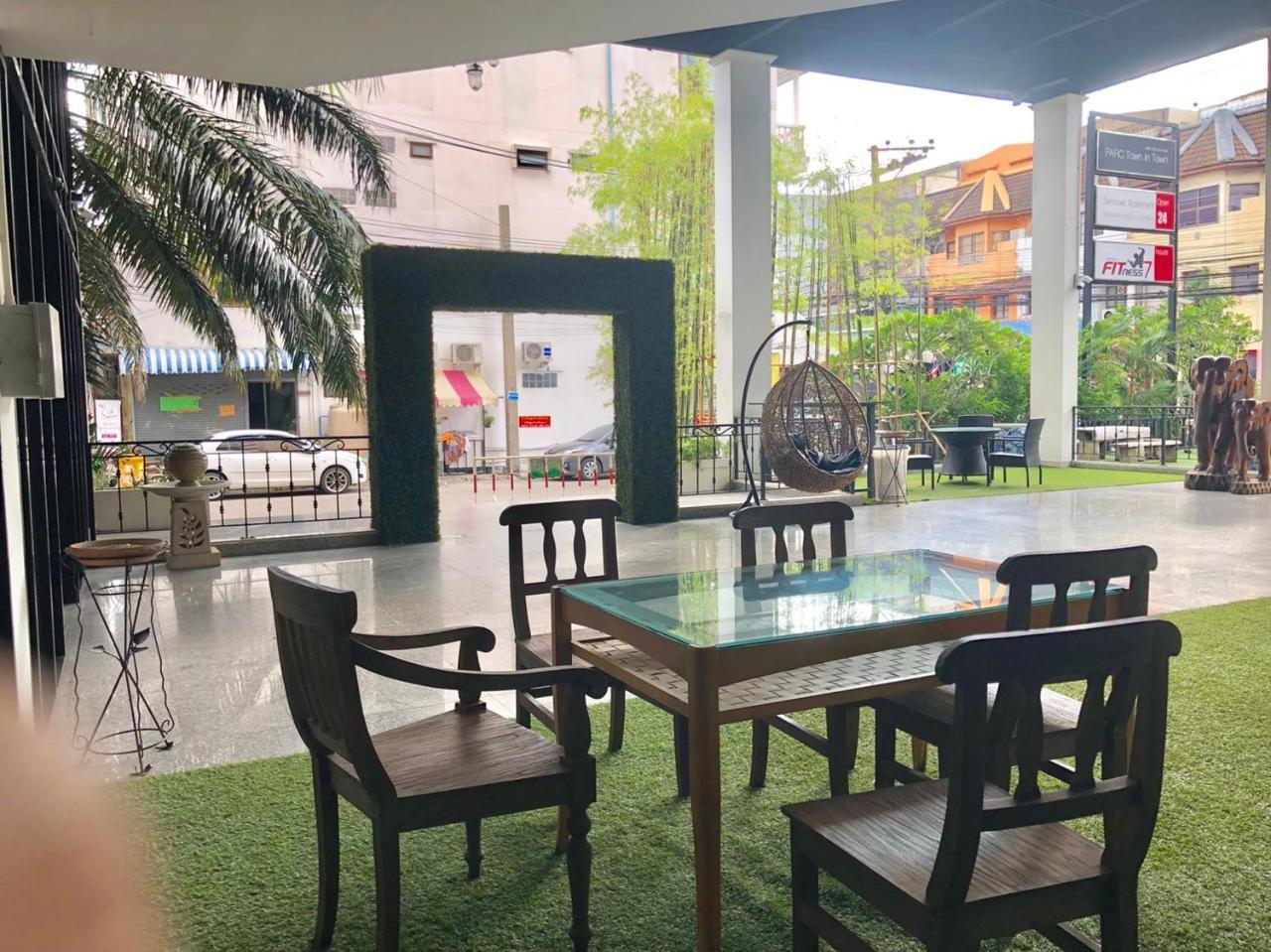 Town In Town Gardent Resort Bangkok Eksteriør billede